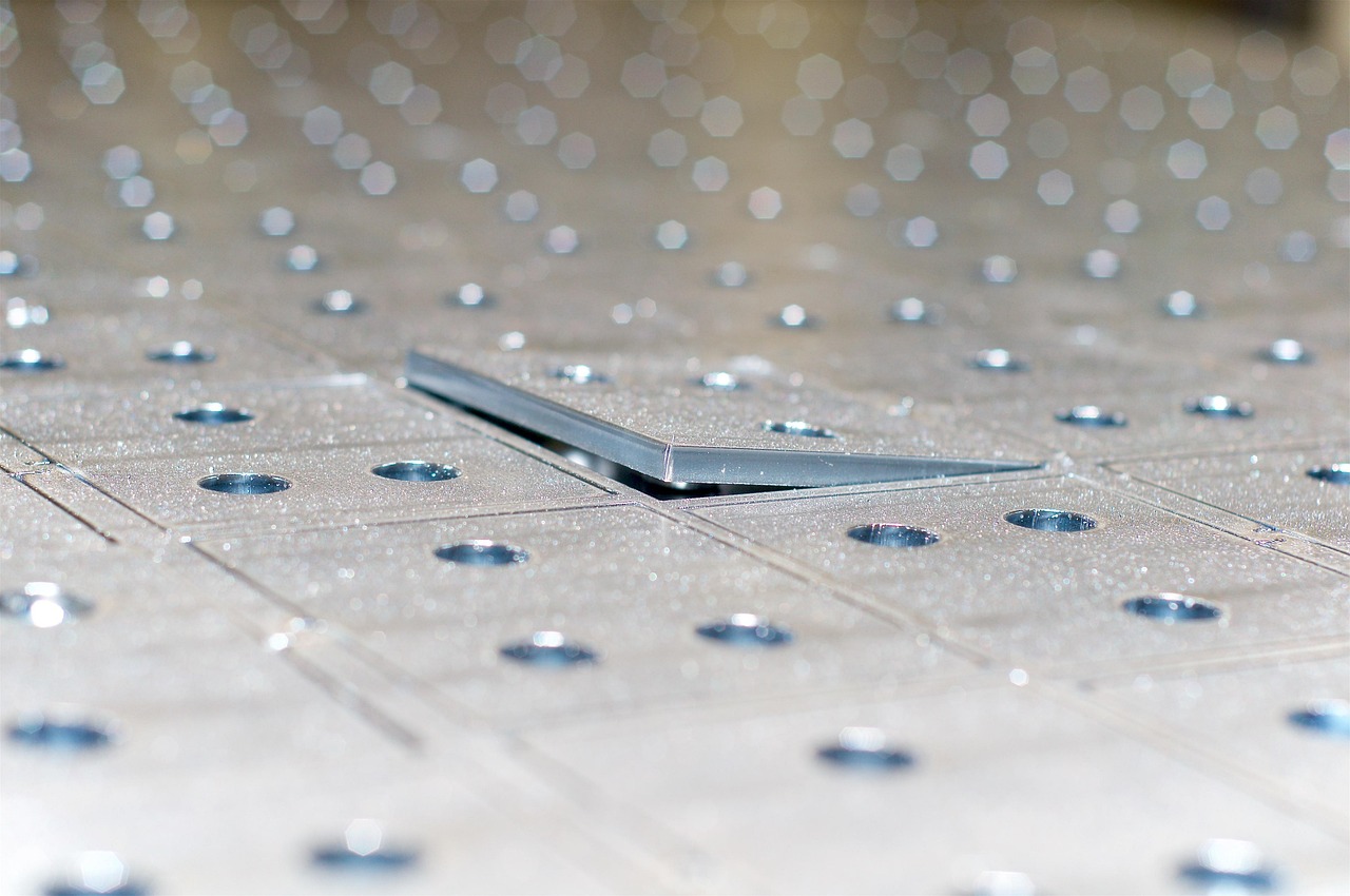 TAIERE LASER PENTRU FOI DE TABLA